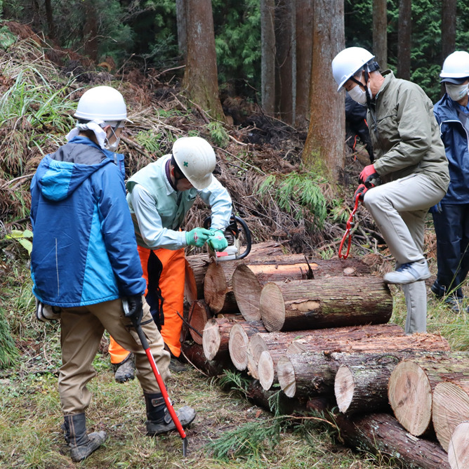 森のリサイクル林地残材搬出